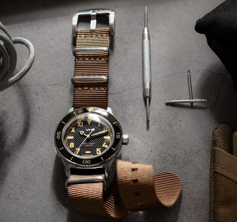 AlphaShark - Navy & Orange Watch Strap