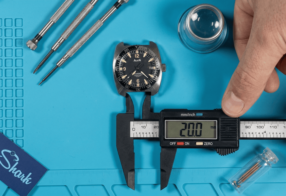 How Strap Width & Lug Size Impact Fit - BluShark Straps