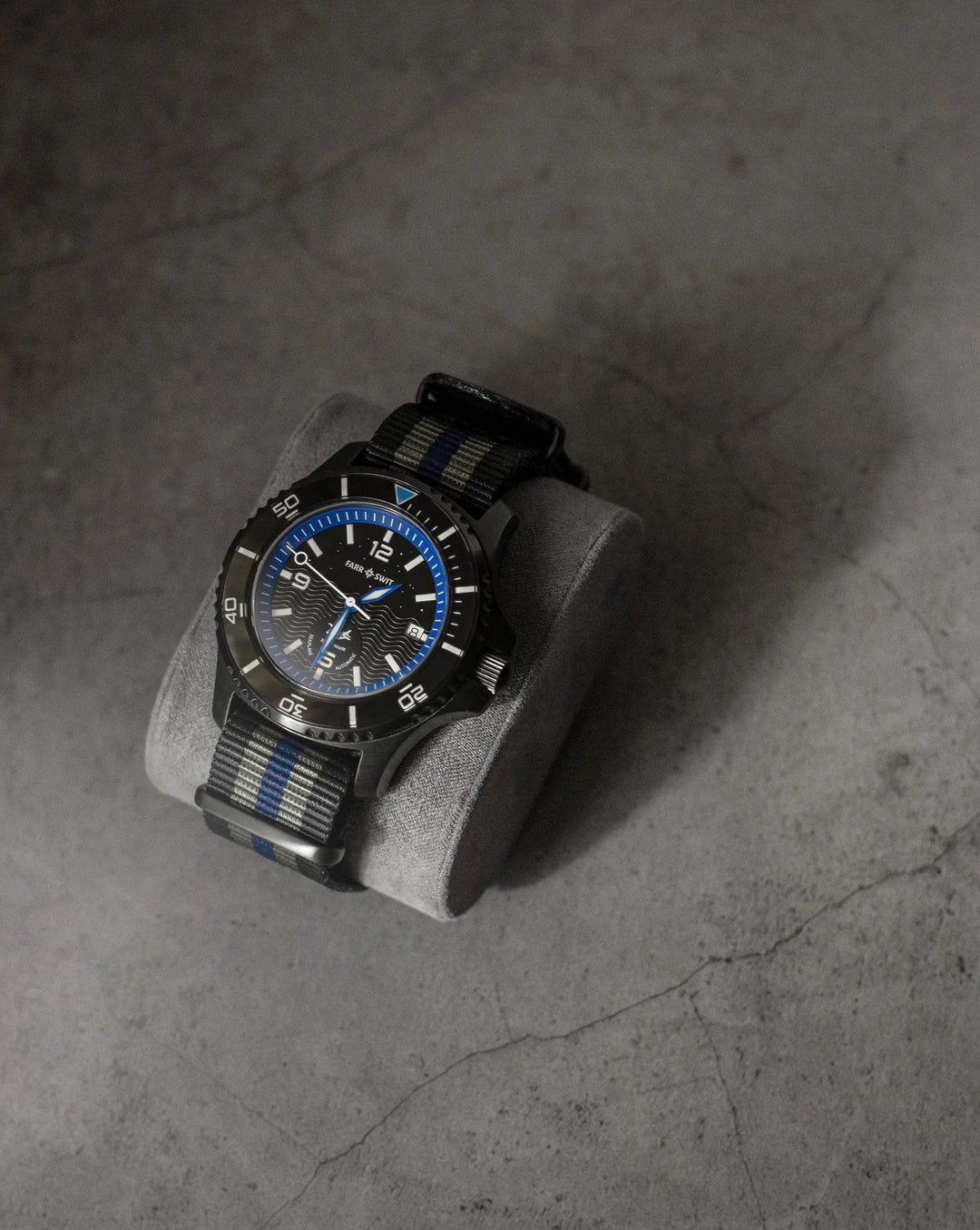 How to Match Your Watch Strap with Your Outfit: A Comprehensive Style Guide - BluShark Straps