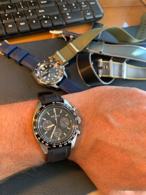 Step-by-Step Guide: Changing Your Watch Strap with BluShark Bands - BluShark Straps
