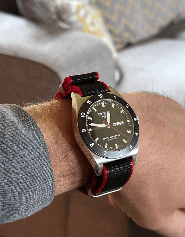 The Art of Gifting: Finding the Perfect BluShark Watch Strap for Any Occasion - BluShark Straps