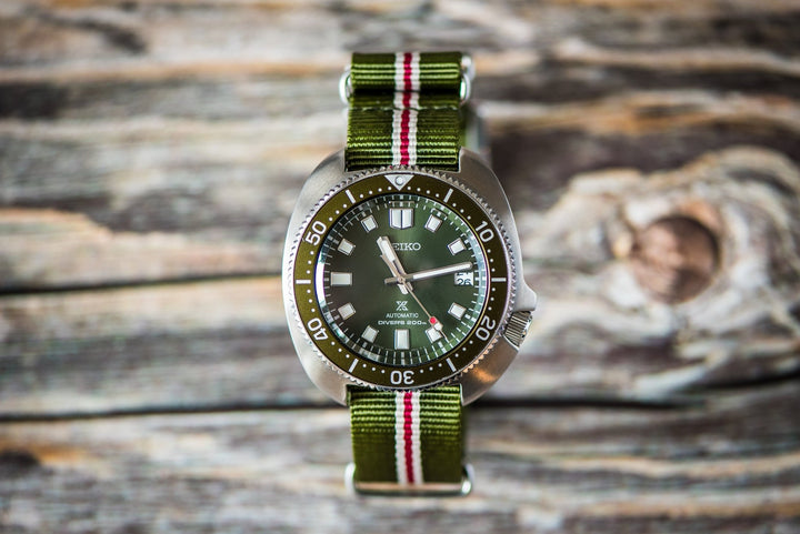 Original - English Holly - BluShark Straps