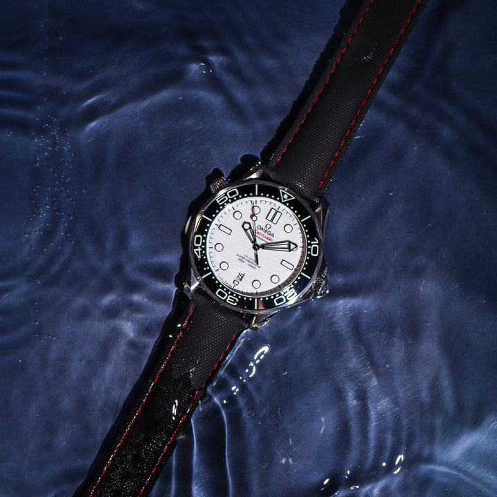 Sailcloth Rubber Deploy - Black/Red - BluShark Straps