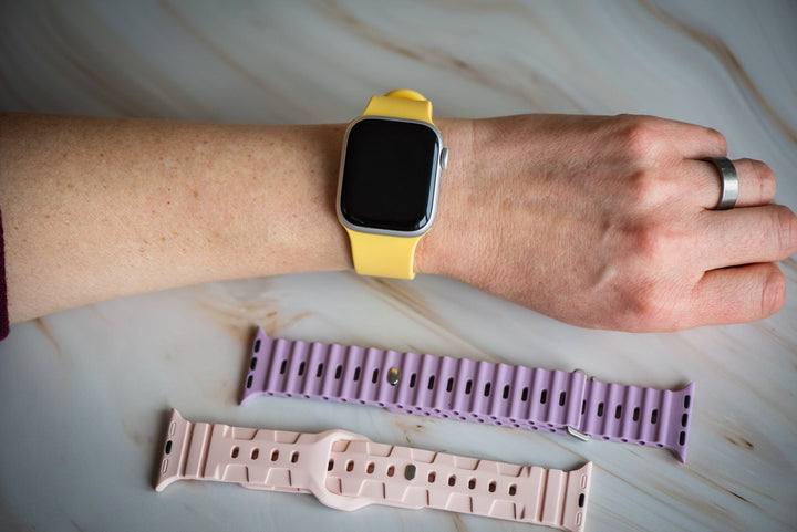 Silicone Solid Buckle Band - For Apple Watch - Yellow - BluShark Straps