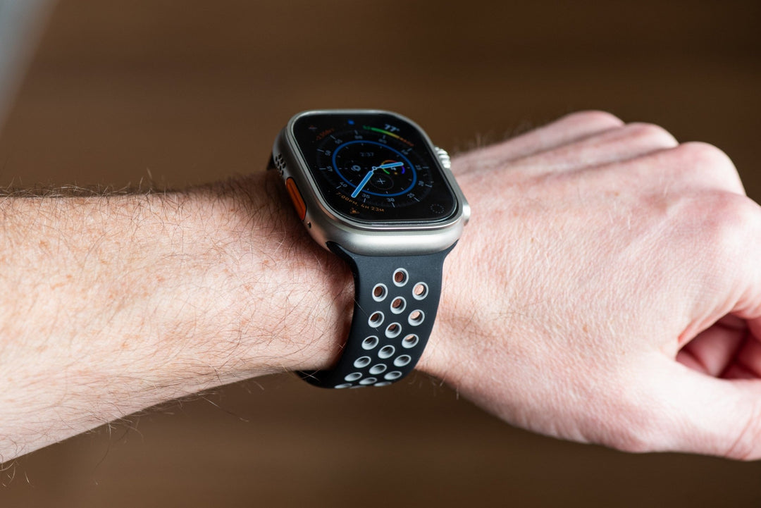 Silicone Sport Band - For Apple Watch - Black - Gray - BluShark Straps