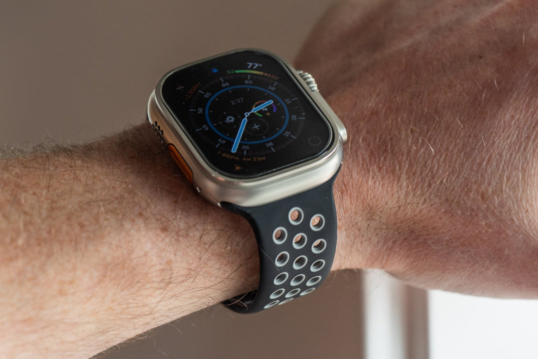 Silicone Sport Band - For Apple Watch - Black - Gray - BluShark Straps