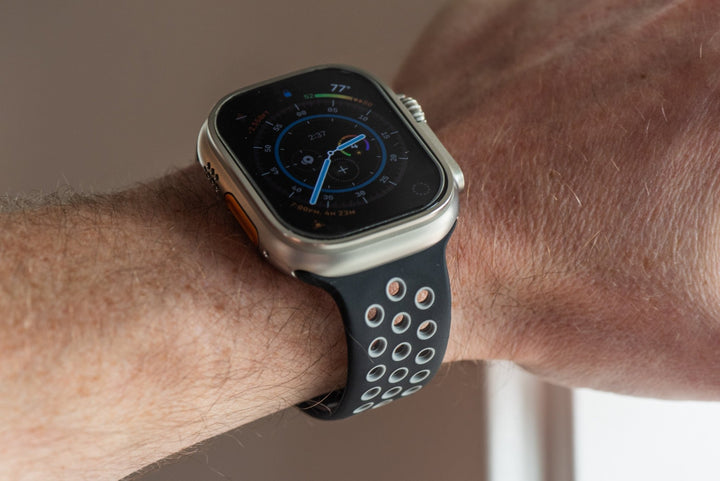 Silicone Sport Band - For Apple Watch - Black - Gray - BluShark Straps