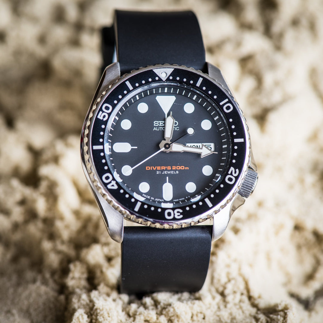 Smooth Rubber - Black - BluShark Straps