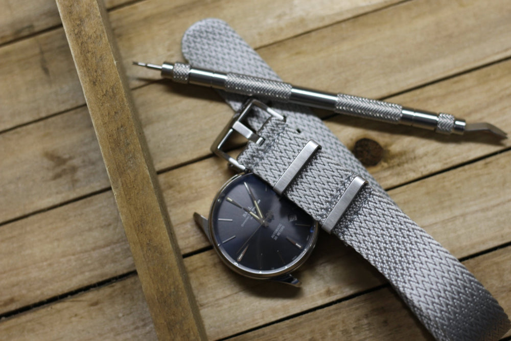 SharkFin - Titanium Silver - BluShark Straps
