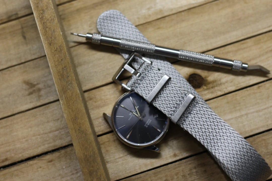 SharkFin - Titanium Silver - BluShark Straps