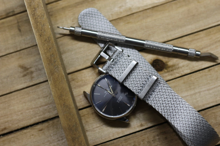 SharkFin - Titanium Silver - BluShark Straps
